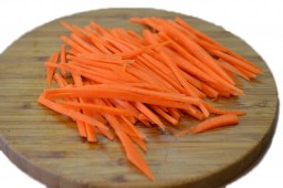 Морковь нарезанная соломкой для плова, кг